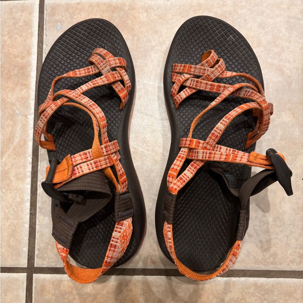 Women’s size 7 chacos